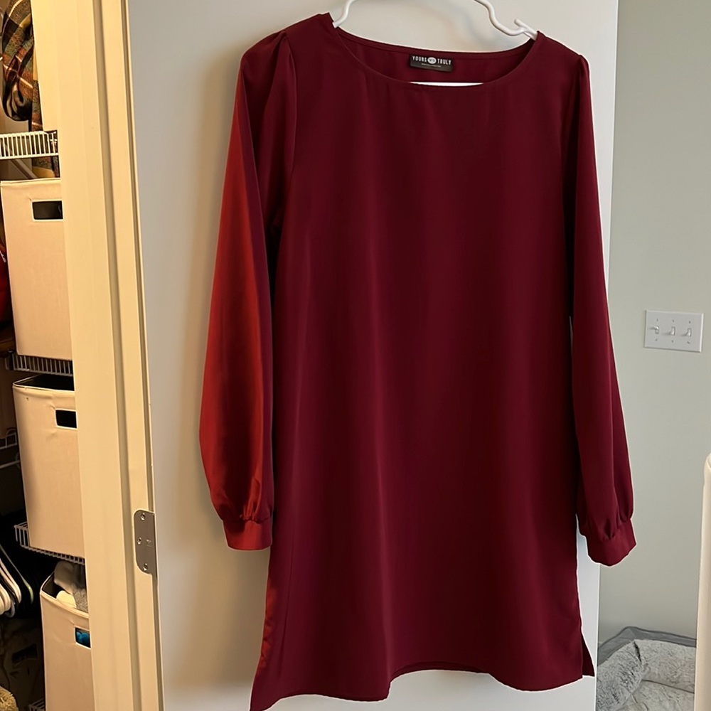 Yours Truly Boutique Burgundy Long Sleeve Dress. SZ M.